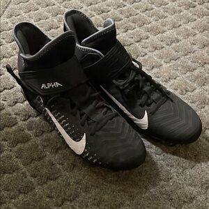 Nike Alpha Menace Football Cleats